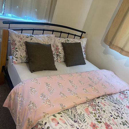 Double Bedroom And Bathroom Оксфорд Экстерьер фото